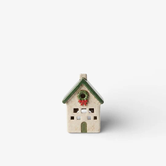 Nordgard Cottage with Bow Wreath