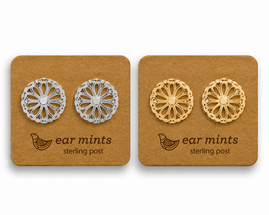 FILIGREE FLOWER POST